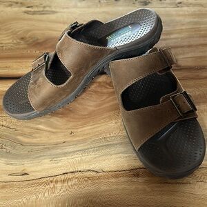 Skechers slip on leather sandals slides
